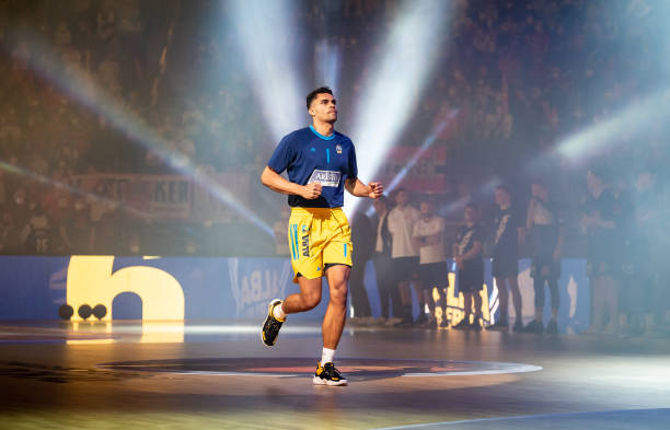 很多年轻选 很多年轻选